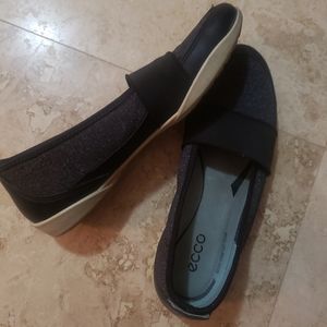 Ecco flats